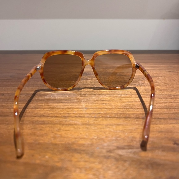 Sunglasses, cheap and fun! - Picture 2 of 3